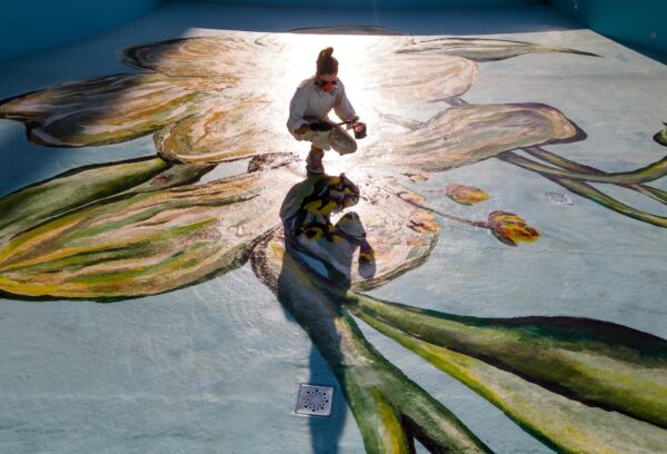 Laís Odeli: entre a contemplação e o cotidiano, a arte como experiência sensorial